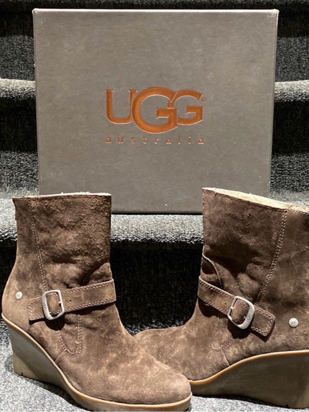 UGG Gissella Casual Mid-Wedge Boot